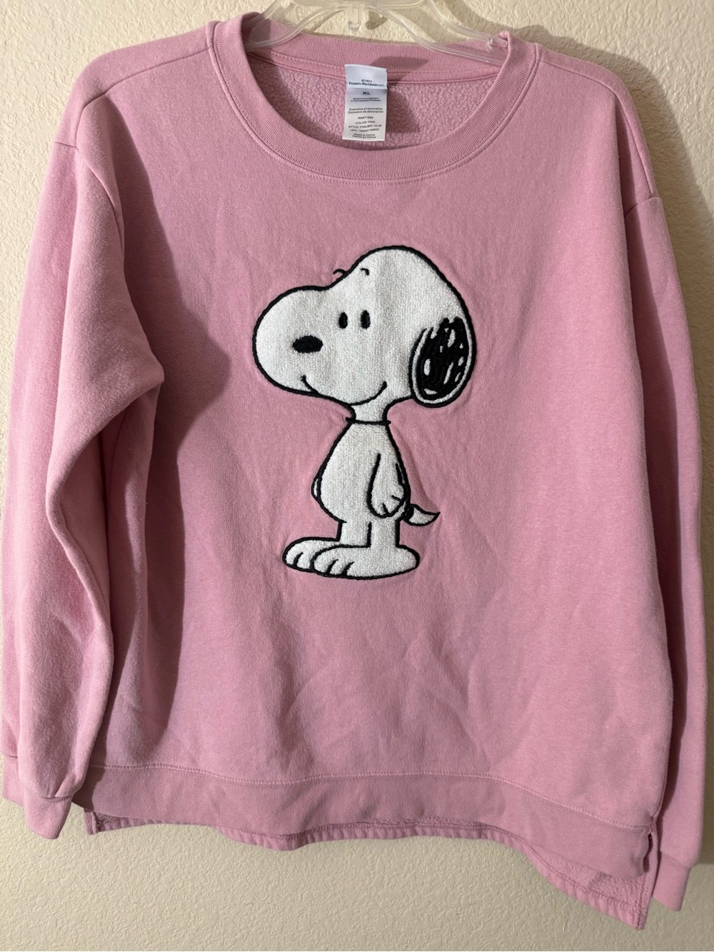 Peanuts Snoopy Pink Crewneck Pullover Sweatshirt with Chenille Patch X-Large - Picture 15 of 16